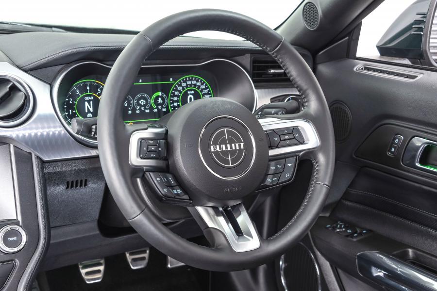 Панель приборов Ford Mustang Bullitt 2019 года  (ZA) (фото 4 из 44)